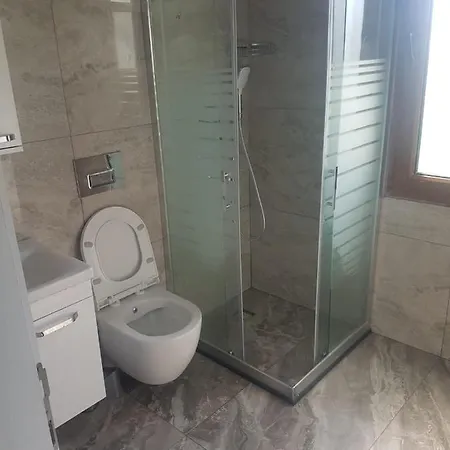 Oeluedeniz Oezel Yuezme Havuzlu * فتحية